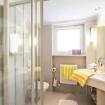 Gaestehaus Schusser An Der Therme, Fruehstueck, Doppelzimmer Und