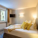 Gaestehaus Schusser An Der Therme, Fruehstueck, Doppelzimmer Und Panzió