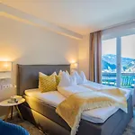 Gaestehaus Schusser An Der Therme, Fruehstueck, Doppelzimmer Und Panzió