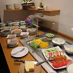Gaestehaus Schusser An Der Therme, Fruehstueck, Doppelzimmer Und 4* バド クラインキルヒハイム