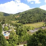 Gaestehaus Schusser An Der Therme, Fruehstueck, Doppelzimmer Und Bed and Breakfast