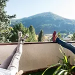 Gaestehaus Schusser An Der Therme, Fruehstueck, Doppelzimmer Und Panzió Bad Kleinkirchheim