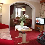 Gaestehaus Schusser An Der Therme, Fruehstueck, Doppelzimmer Und バド クラインキルヒハイム