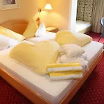 Gaestehaus Schusser An Der Therme, Fruehstueck, Doppelzimmer Und 4*