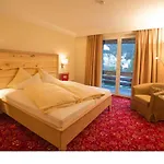 Gaestehaus Schusser An Der Therme, Fruehstueck, Doppelzimmer Und Bad Kleinkirchheim