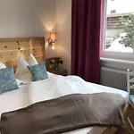 Gaestehaus Schusser An Der Therme, Fruehstueck, Doppelzimmer Und