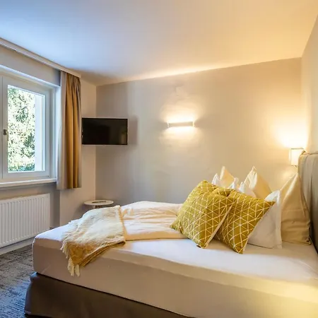 Schusser An Der Therme, Frühstück, Doppelzimmer Und Frühstückspension