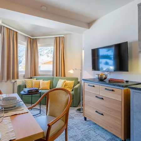 Nocleg ze śniadaniem Gaestehaus Schusser An Der Therme, Fruehstueck, Doppelzimmer Und Bad Kleinkirchheim