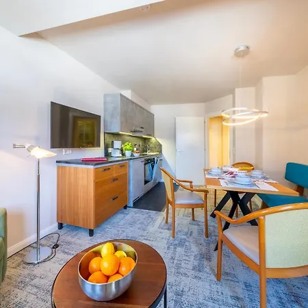 Gaestehaus Schusser An Der Therme, Fruehstueck, Doppelzimmer Und 4* 巴德小基希海姆