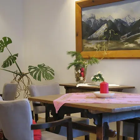 Gaestehaus Schusser An Der Therme, Fruehstueck, Doppelzimmer Und Ferienwohnung Bad Kleinkirchheim
