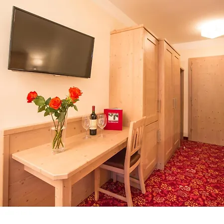 Gaestehaus Schusser An Der Therme, Fruehstueck, Doppelzimmer Und Nocleg ze śniadaniem