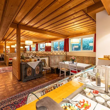 ベッド・アンド・ブレックファスト Gaestehaus Schusser An Der Therme, Fruehstueck, Doppelzimmer Und 4*