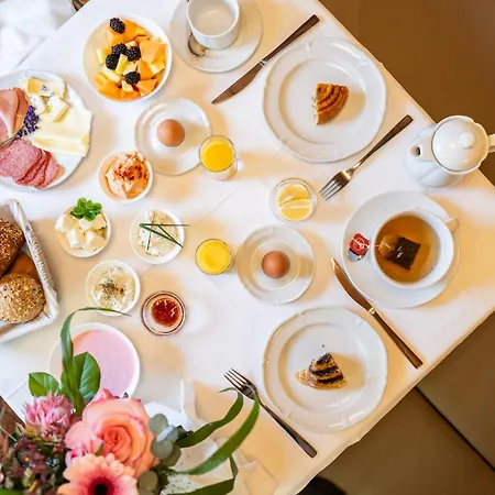 Gaestehaus Schusser An Der Therme, Fruehstueck, Doppelzimmer Und 4* باد كلينكيرشهايم