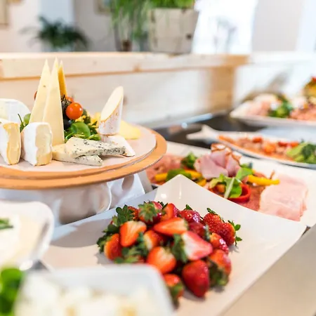 Gaestehaus Schusser An Der Therme, Fruehstueck, Doppelzimmer Und 巴德小基希海姆