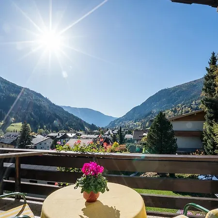Gaestehaus Schusser An Der Therme, Fruehstueck, Doppelzimmer Und Ferienwohnung