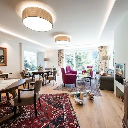 Gastehaus Schusser Bed & Breakfast 4*