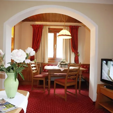 Gaestehaus Schusser An Der Therme, Fruehstueck, Doppelzimmer Und 住宿加早餐酒店