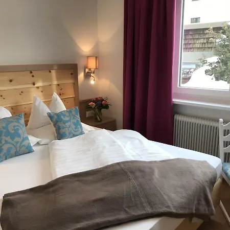 Gaestehaus Schusser An Der Therme, Fruehstueck, Doppelzimmer Und Ferienwohnung