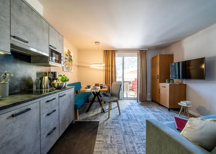 Gaestehaus Schusser An Der Therme, Fruehstueck, Doppelzimmer Und Bed & Breakfast Bad Kleinkirchheim