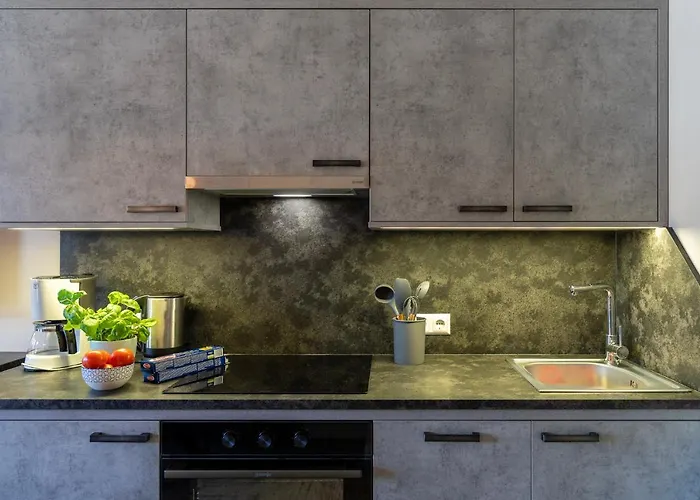 Frühstückspension Schusser An Der Therme, Frühstück, Doppelzimmer Und Bad Kleinkirchheim