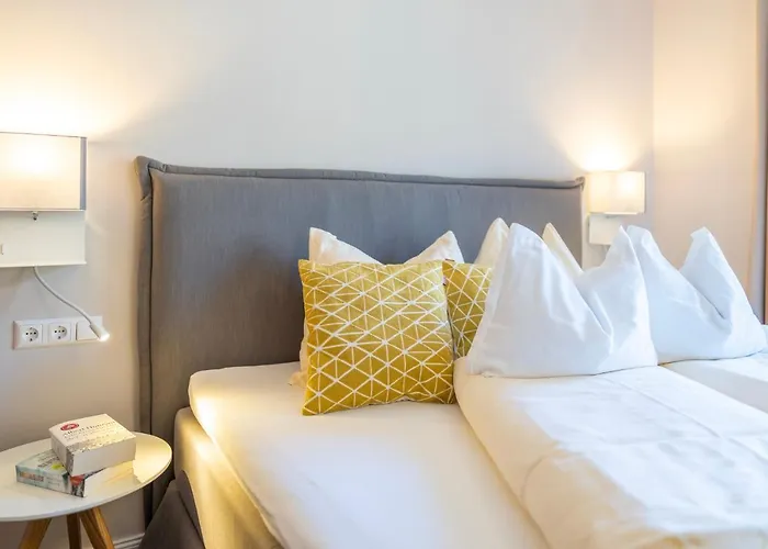 Gaestehaus Schusser An Der Therme, Fruehstueck, Doppelzimmer Und Bed & Breakfast