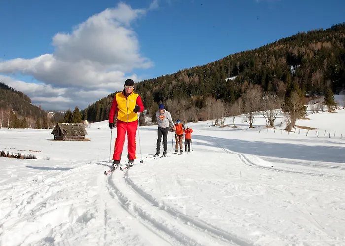 Gaestehaus Schusser An Der Therme, Fruehstueck, Doppelzimmer Und Bed & Breakfast Bad Kleinkirchheim