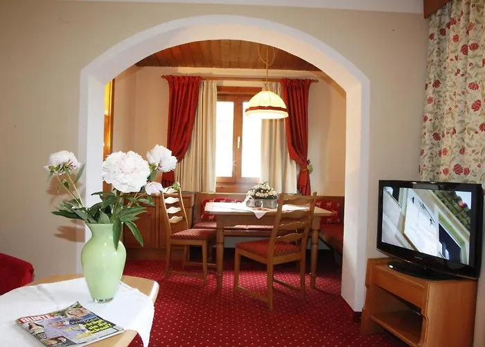 Gaestehaus Schusser An Der Therme, Fruehstueck, Doppelzimmer Und Bed & Breakfast